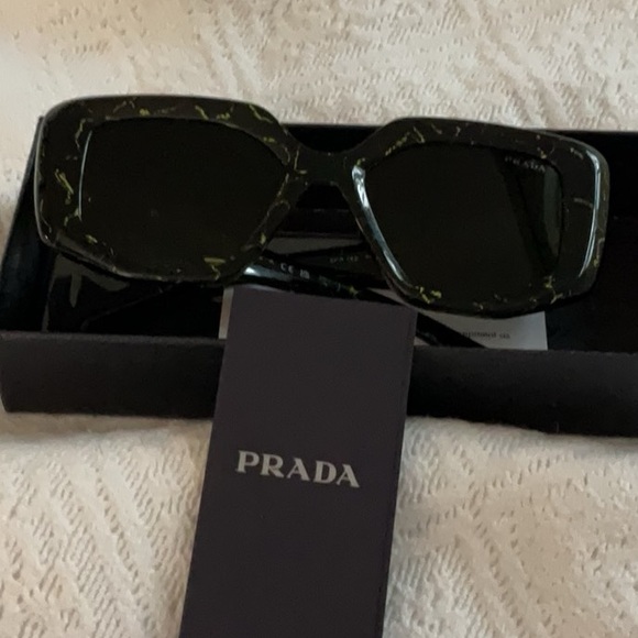 Prada Black and Green Sunglasses - Picture 4 of 10